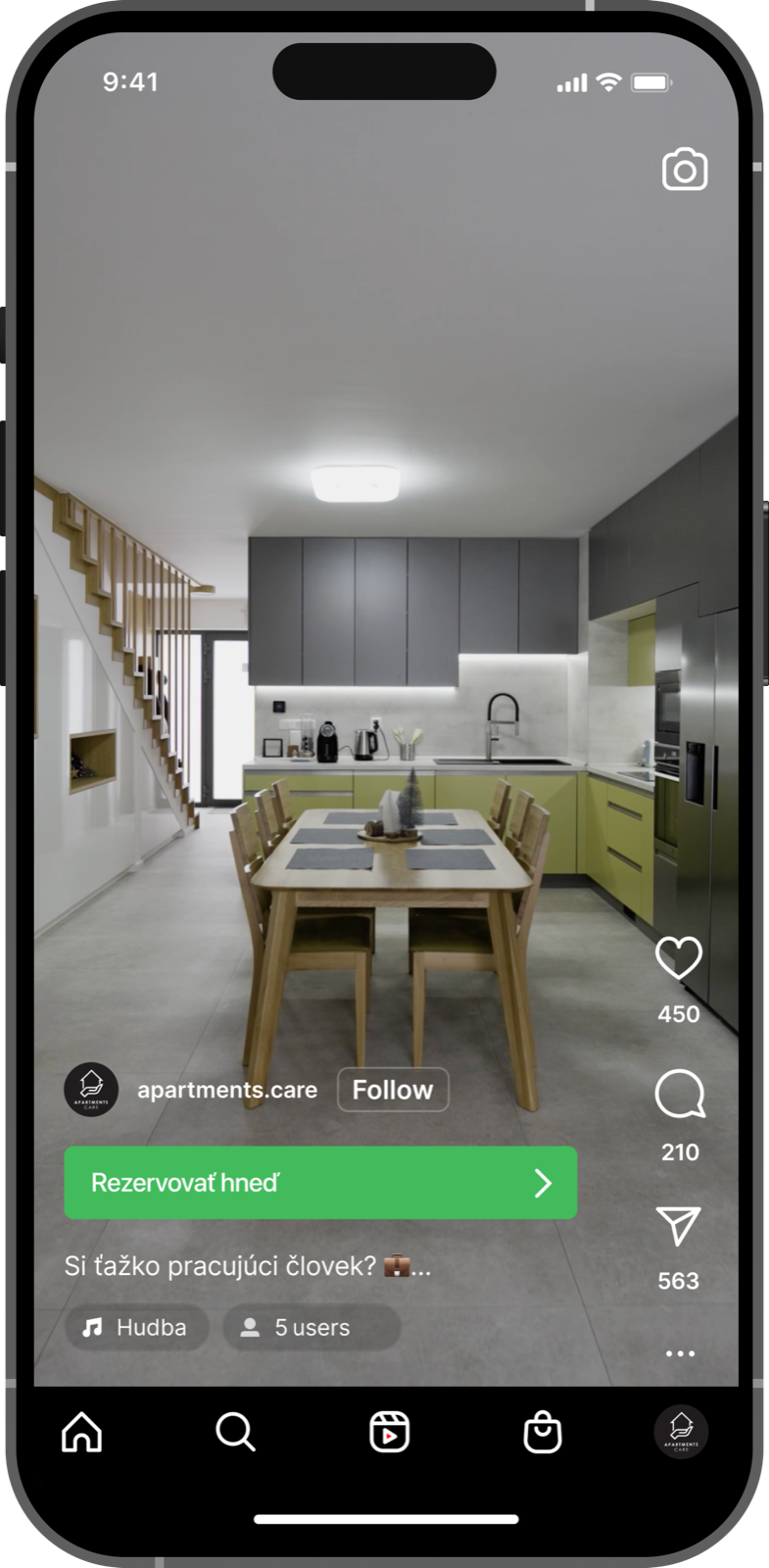 Instagram príspevok Apartments Care, svetlý interiér kuchyne s jedálňou v apartmáne